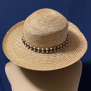 Garden hat with wooden beaded hat band